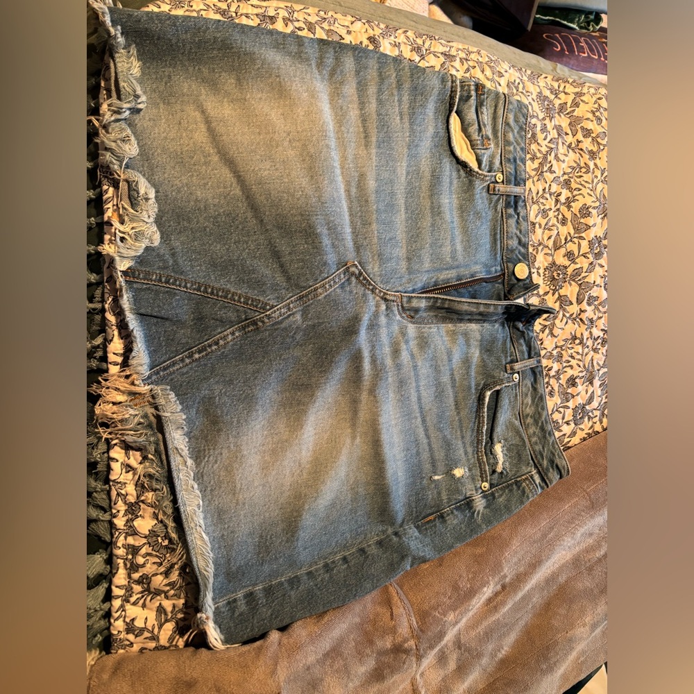 Denim Frayed Hem Skirt